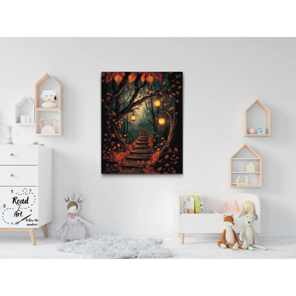 Diamond Painting 5D billede af lanterner på skovsti – magisk lys og efterårsglød